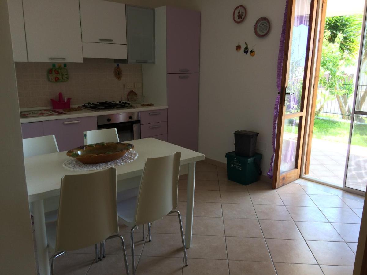 Casa Vacanze La Tuia 카스텔라바테 외부 사진