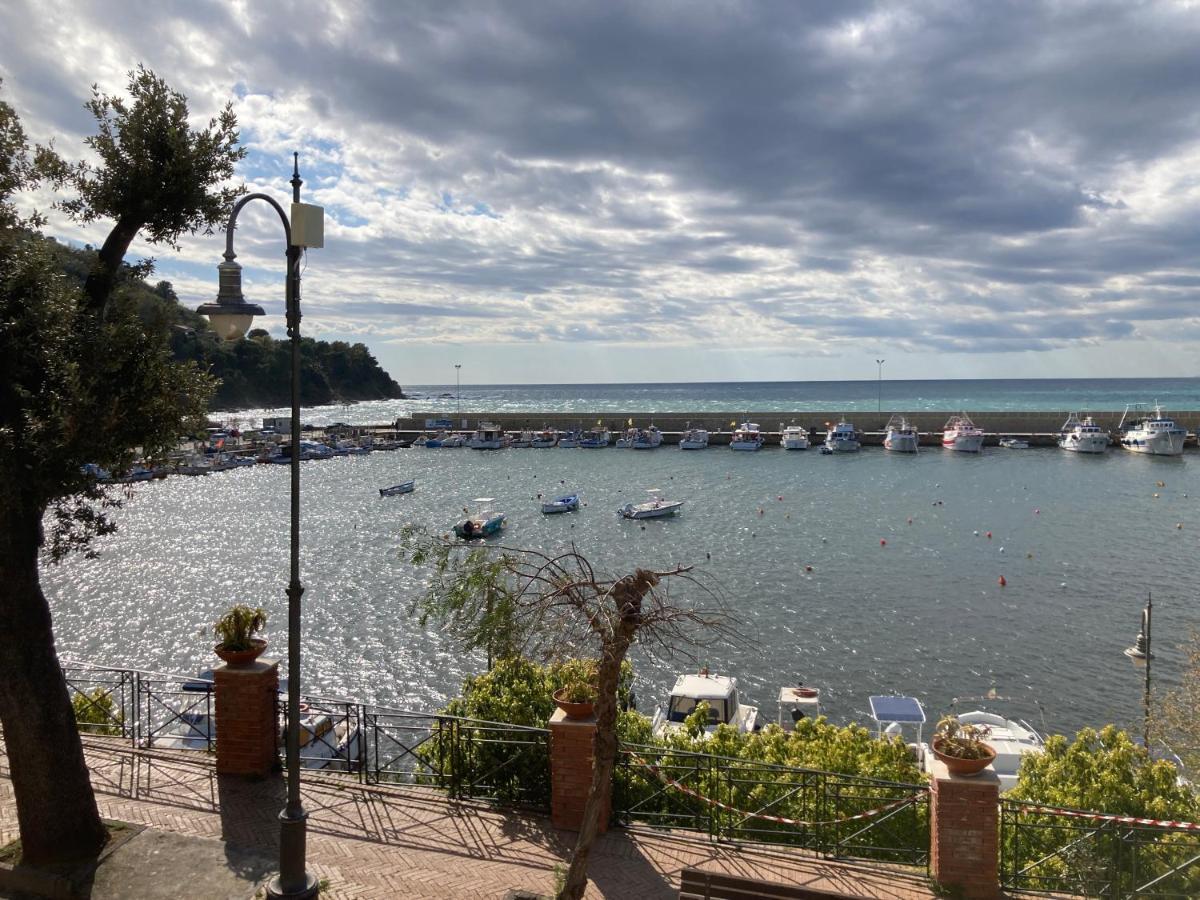 Casa Vacanze La Tuia 카스텔라바테 외부 사진